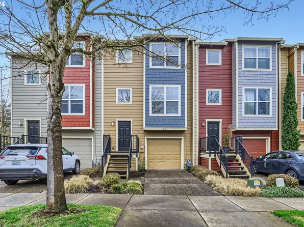 2133 NE Cadbury Ave, Hillsboro, OR 97006