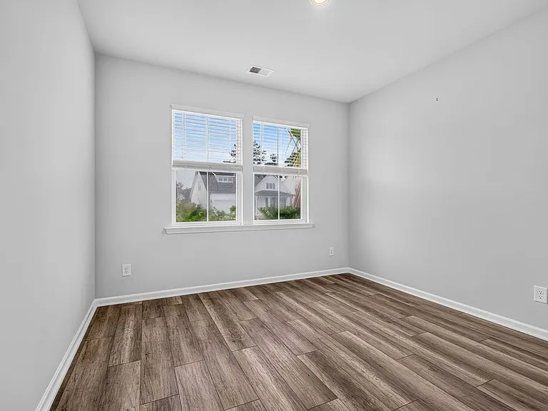 518 Yellow Leaf Ln — Photo 9