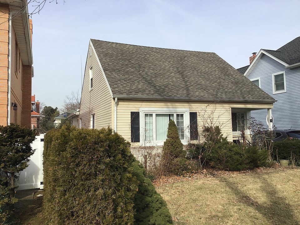 2nd image of 24619 Cambria Ave