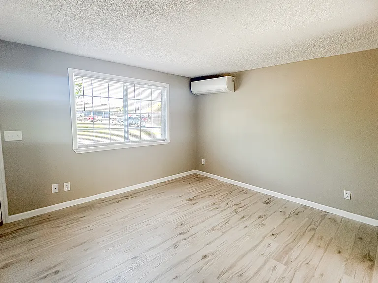 Gregory Manor — Photo 9