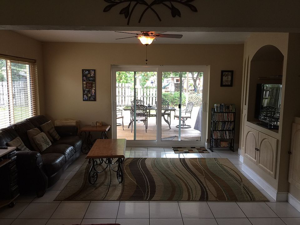 2nd image of 970 SW 50th Ave