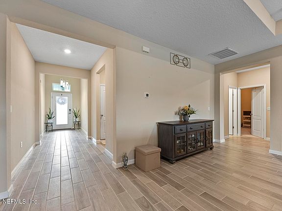 5th image of 2106 AMBERLY Drive