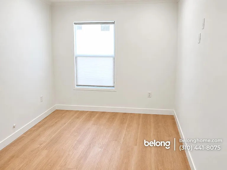 1702 W 43rd St — Photo 5