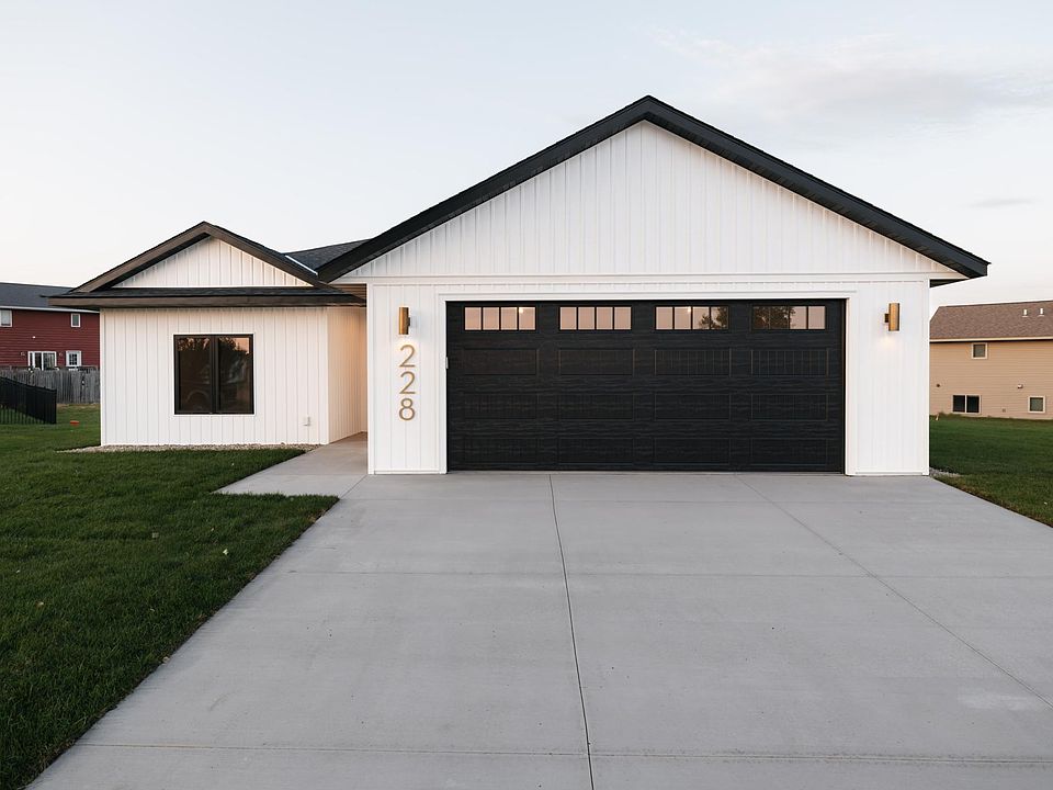 1st image of 228 Copper Village Cir