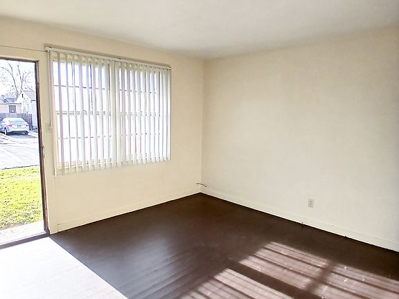 5th image of 3840 W Pershing Dr #3840
