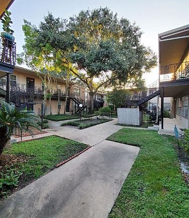 2nd image of 5550 N Braeswood Blvd APT 124