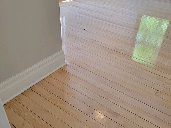 5th image of 437 2nd St #4