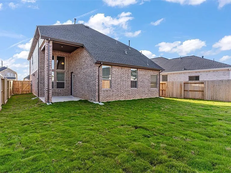 4207 Maple Glen Dr — Photo 35