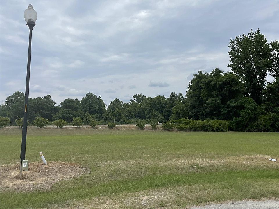 2nd image of 213 Stonewood Dr