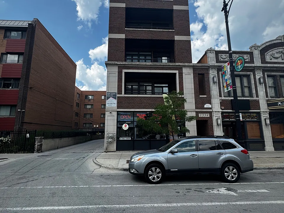 1334-36 W Morse Ave #503