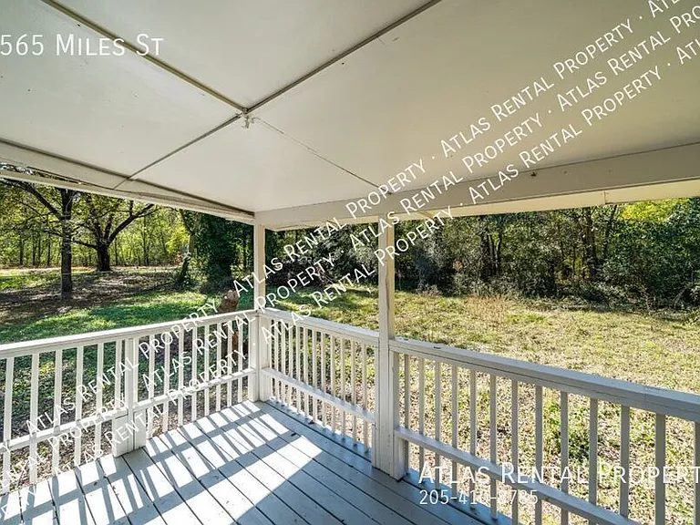 1565 Miles St — Photo 7