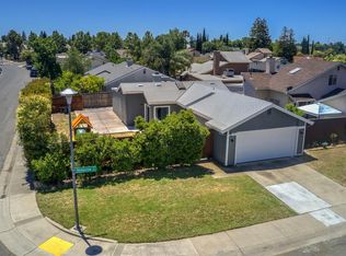 1 Hedgerow Ct, Sacramento, CA