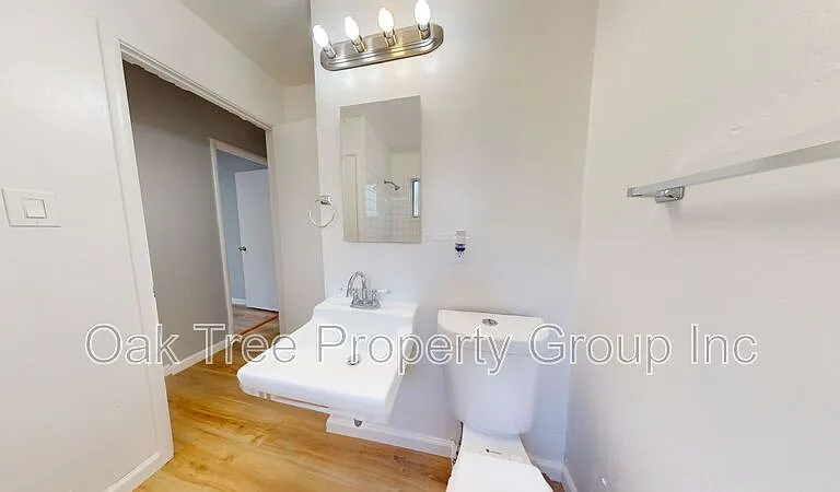 6506 Foothill Blvd #C — Photo 11