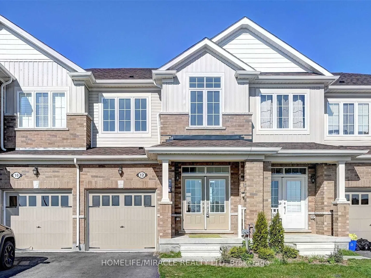 4 bed, $2,600 — Photo 1