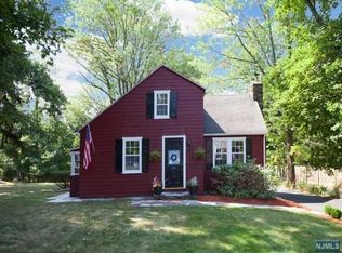 69 Rugby Rd, Cedar Grove, NJ 07009