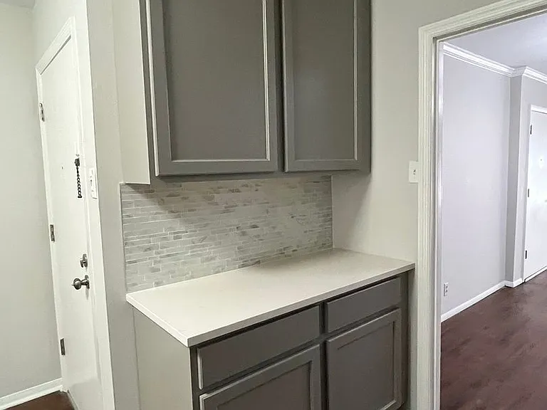 616 Broadmoor Dr — Photo 7
