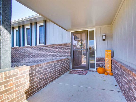 4th image of 8241 E Bluestem St