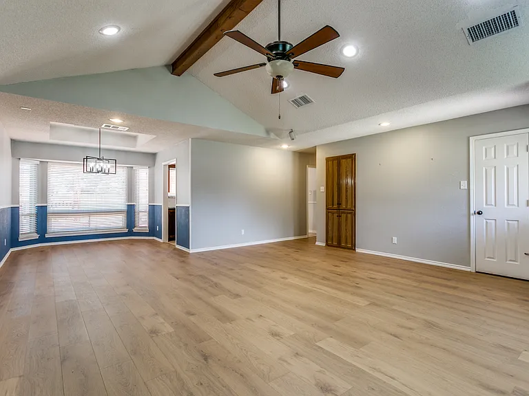 8 Winding Creek Ct — Photo 4