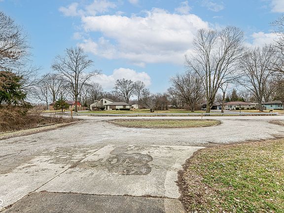 3rd image of 435 W Thompson Rd