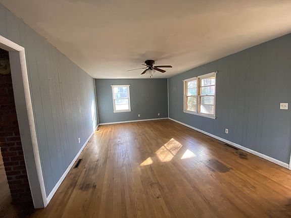 5th image of 509 Park St