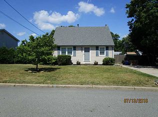 47 Grimshaw Pl, Warwick, RI 02889