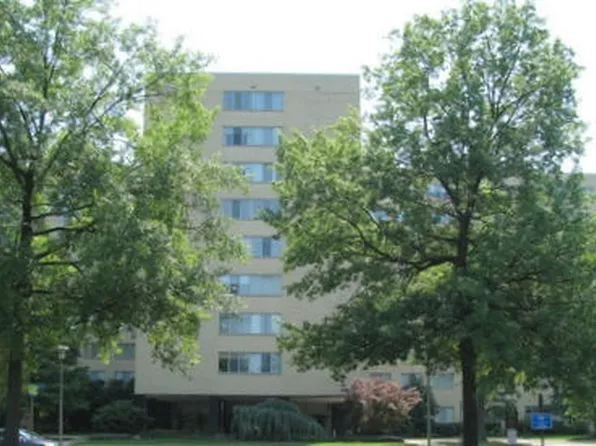 6641 Wakefield Dr APT 910, Alexandria, VA 22307