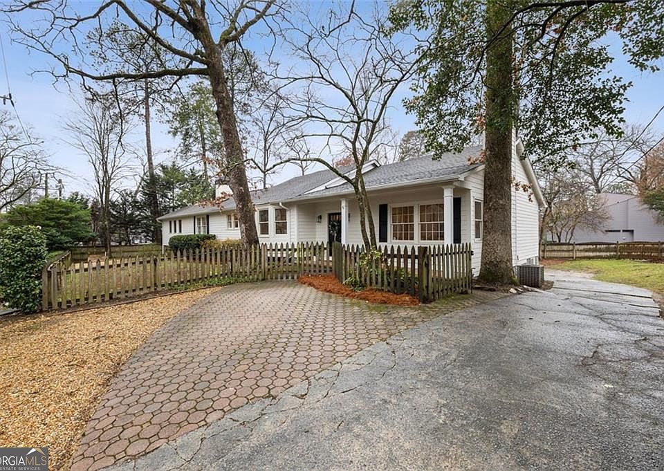 1st image of 2508 Brookwood Dr NE