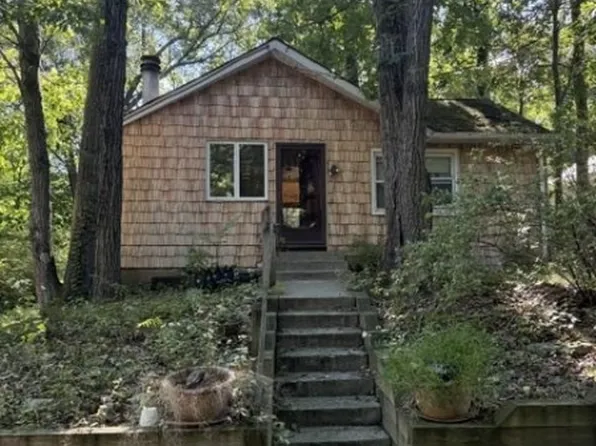21 Gorge Dr, Wanaque Boro, NJ 07420