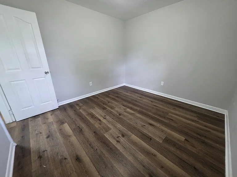 2404 Velma Ave — Photo 12