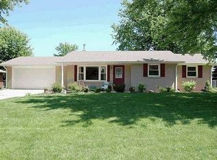 408 Fall Creek Dr, Anderson, IN 46013