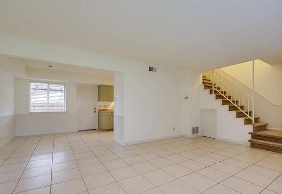 5th image of 127 W Silver Sands Dr