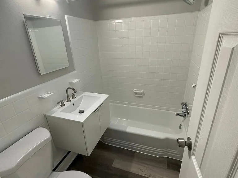 8033 Elberon Ave #E — Photo 2
