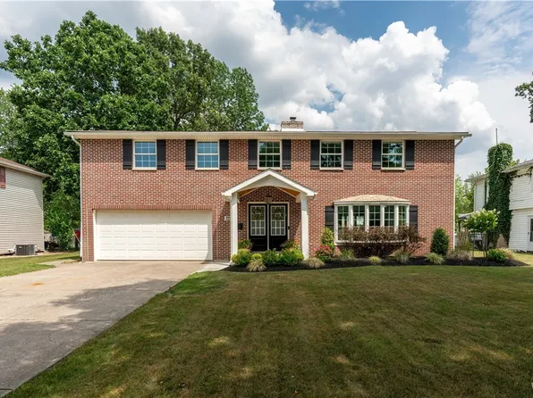 223 Surrey Run, Williamsville, NY 14221