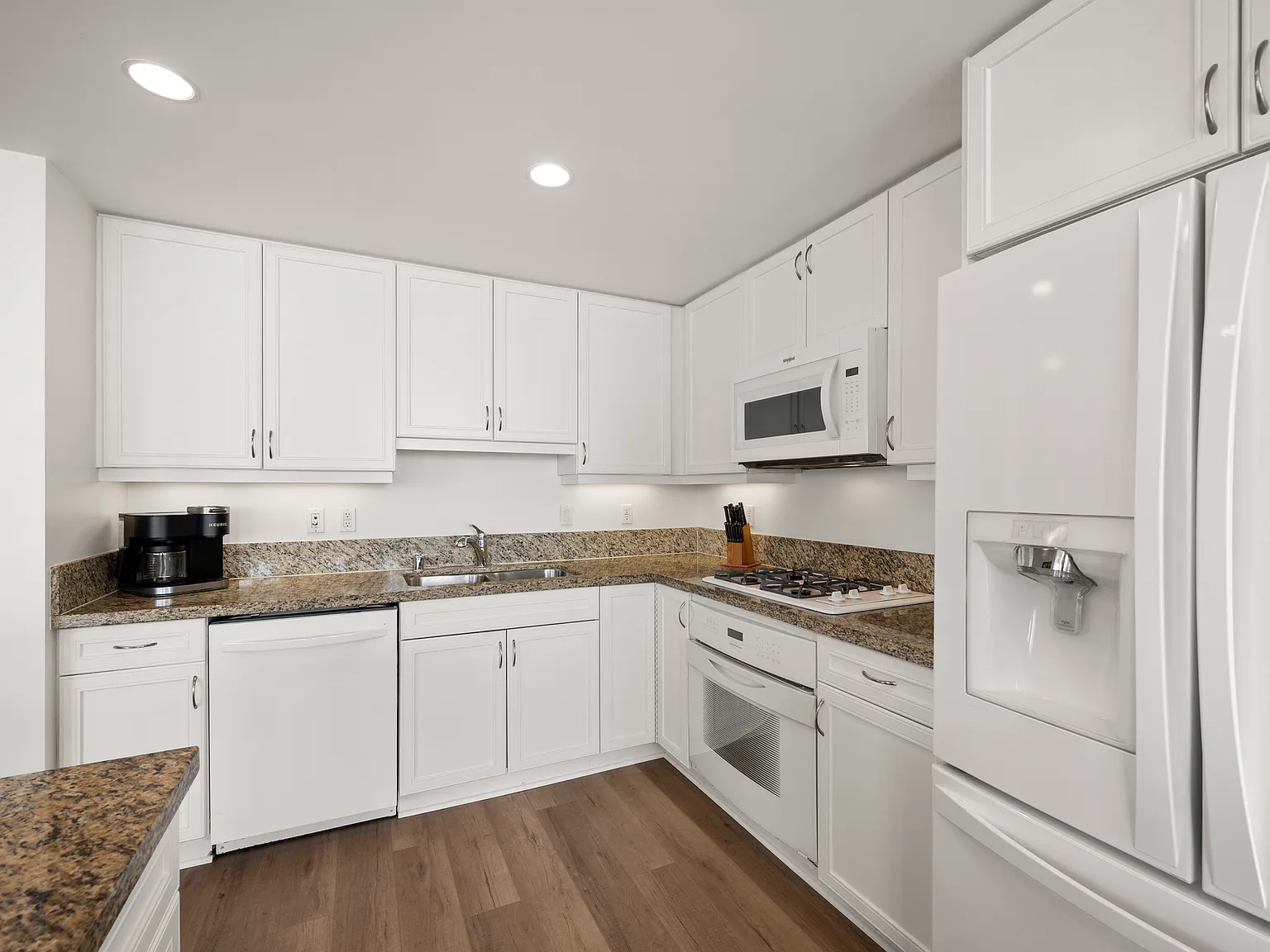 2 bed, 1441 sqft, $6,800 — Photo 3
