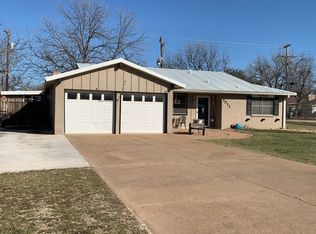 1511 Hillcrest Dr, Graham, TX 76450