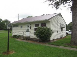 480 E Concord St, Sheldon, IL 60966