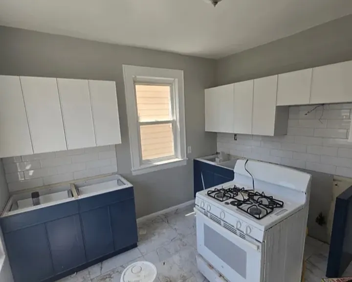 180 Columbia Ave #1L — Photo 1