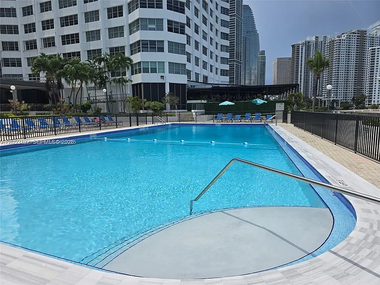 825 Brickell Bay Dr #350 — Photo 28