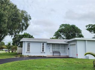 8561 Sheraton Dr, Hollywood, FL 33025