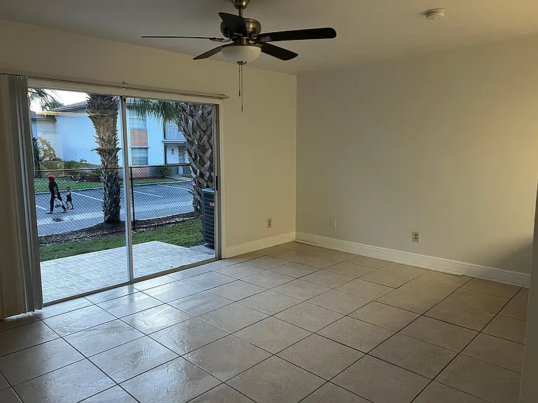 2424 Summerfield Way — Photo 16
