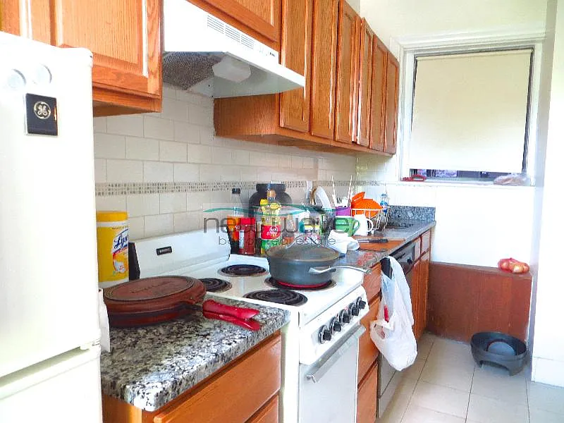 Studio, 400 sqft, $2,400 — Photo 4