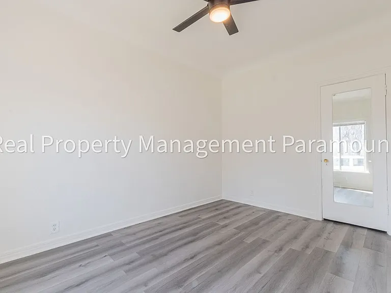 2757 Mansfield Ave — Photo 7