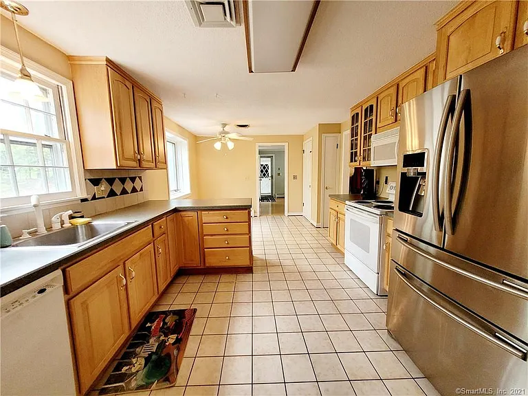 355 New Whitfield St #5 — Photo 1