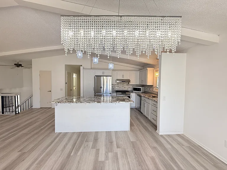 18056 S Shore Ln W — Photo 9