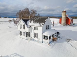 2526 Lake Ann Rd, Interlochen, MI 49643