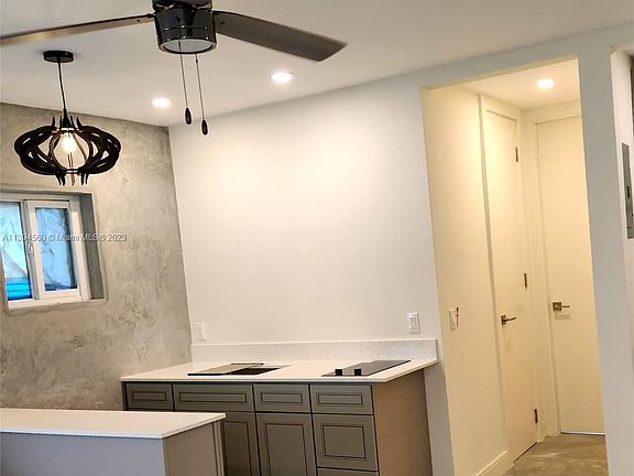 3rd image of 415 E Oakland Park Blvd #1