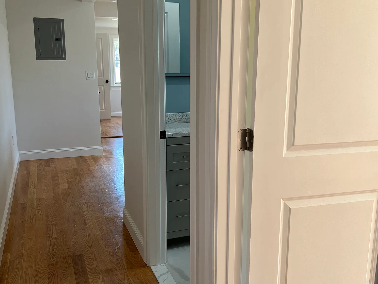 2 bed, 800 sqft, $2,000 — Photo 3