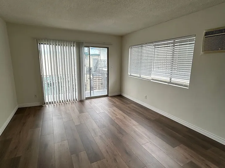 8377 Northgate Ave — Photo 6