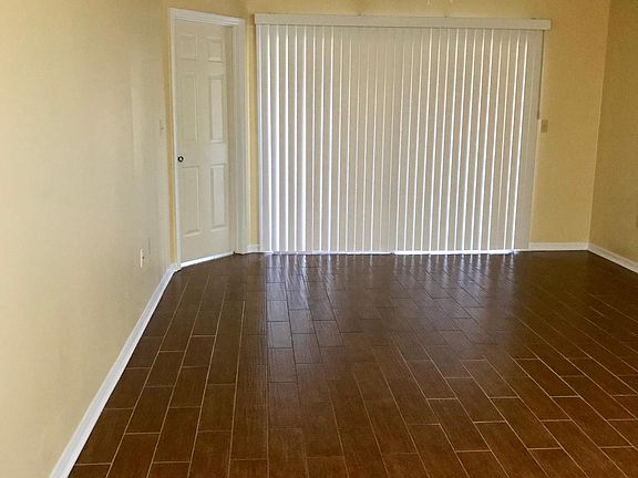 5th image of 963 Country Club Dr #115