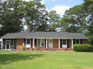 607 Robin Rd, Morehead City, NC 28557